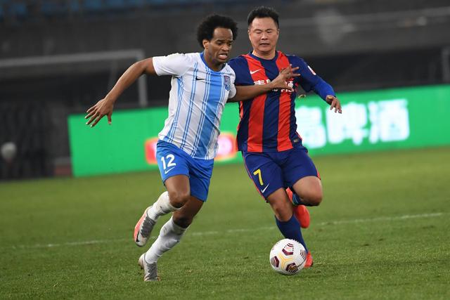 新浪大乐透专家14期连中 斩20注头奖揽超2亿！